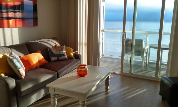 Lincoln City Condo | Ocean Front Condo - 1 Bedroom/bath - Sleeps 4