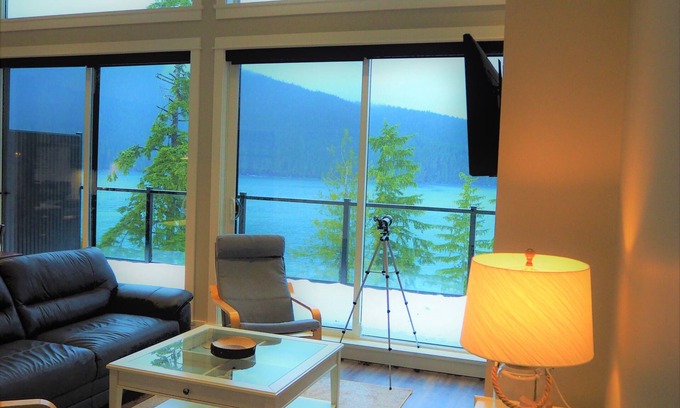 Port Renfrew Cottage | Ocean front cottage overlooking the bay of Port San Juan