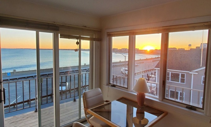 Hampton Apartment | OCEAN FRONT PENT HOUSE WHOLE CONDO