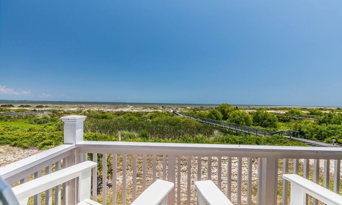 Oceanmarsh Subdivision Condo | Ocean Front D-Building - POOL ACCESS AND OCEAN VIEWS!