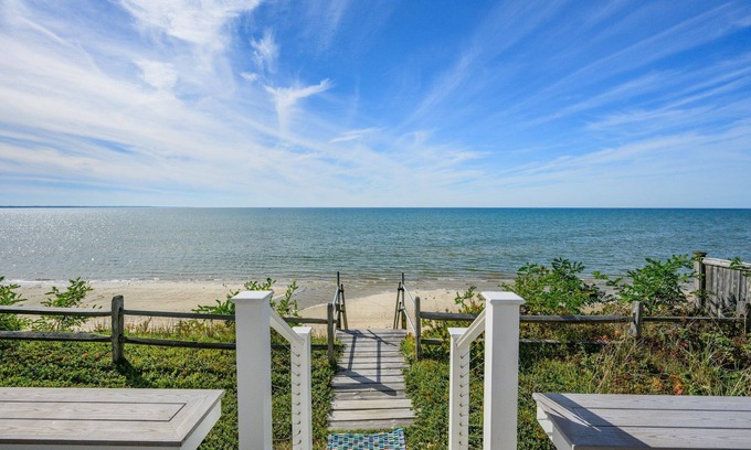 Eastham House | Ocean Front with gorgeous view Steps to Bay Side Beach