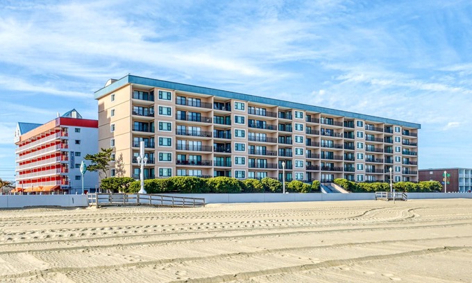 Ocean City Condo | Ocean Hideaway 202-Oceanfront 18th St, Free WiFi, Elev, W/D, AC