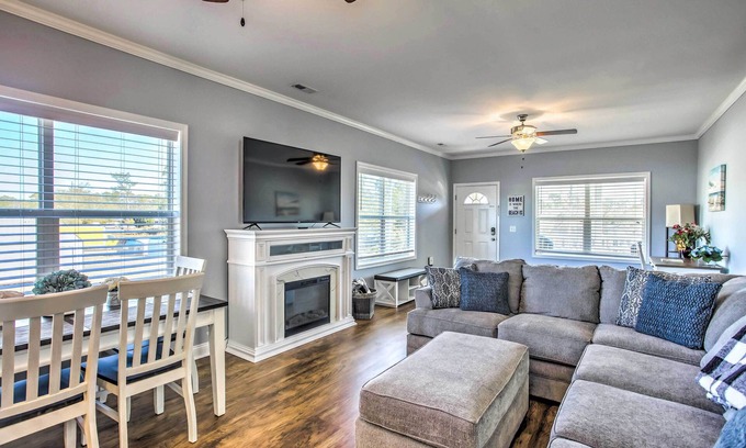 Ocean Isle Beach House | Ocean Isle Beach Escape - Centrally Located!