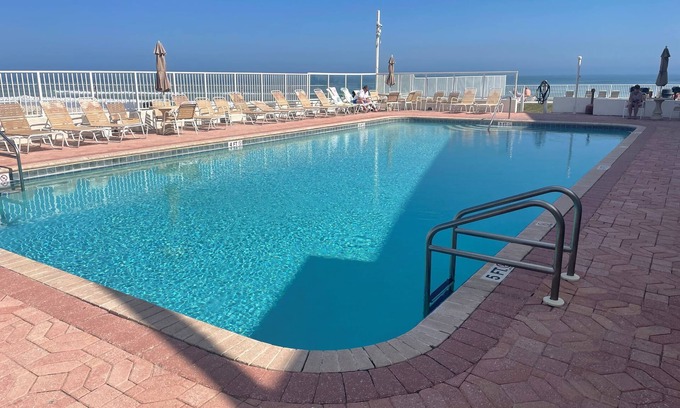 Lenox Park Condo | Ocean Jewel 363