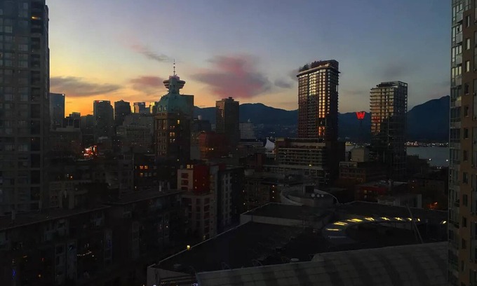 Gastown Apartment | Ocean, Mountain, City Views, Fully Furnished, Downtown Vancouver