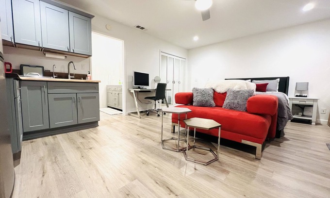 Ventura Apartment | Ocean Mountain Island Views Guesthouse Along Trail