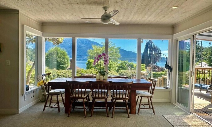 Bowen Island House | Ocean & Mountain View Captain's Cottage