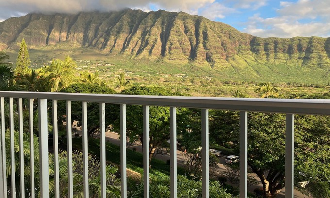 Makaha Condo | Ocean & Mountain View Studio in a Resort-Like Complex. Makaha Valley, West Oahu