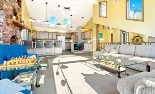 Salmon Creek House | Ocean Oasis - Views Sauna Walk to beach