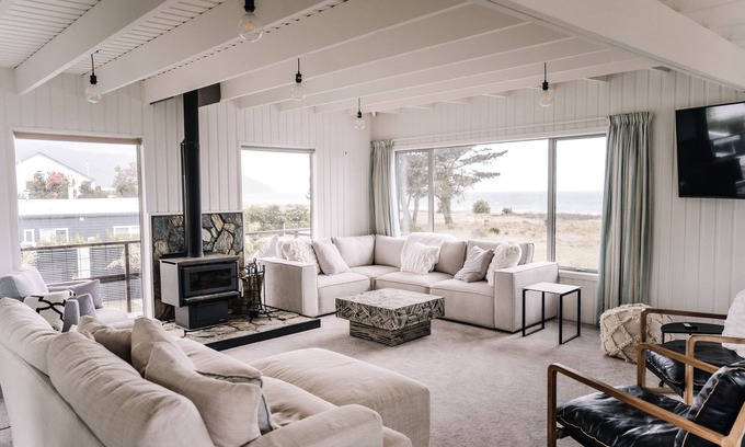 Rarangi House | Ocean Paradise in Wine Country