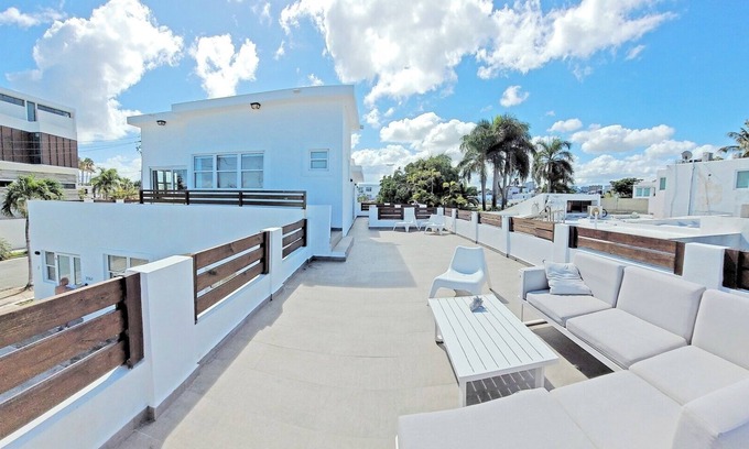 Ocean Park House | Ocean Park Beach Oasis (1-5) San Juan 2min 2 beach