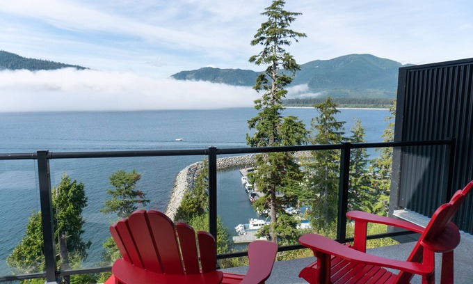 Port Renfrew House | Ocean Pearl (Oceanfront - Amazing Views) H627189082
