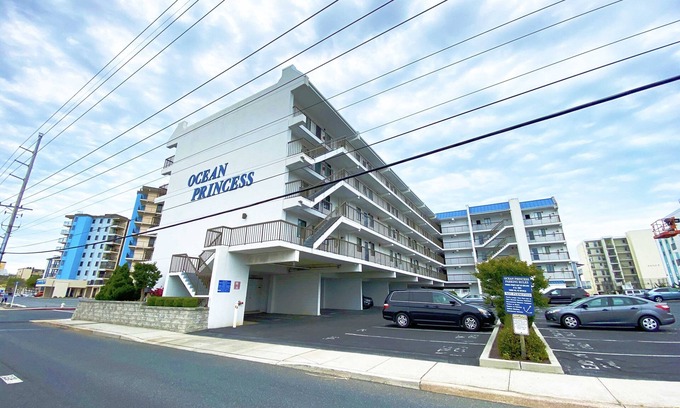 North Ocean City Condo | Ocean Princess 207-Oceanside 134th St, Elev, W/D, AC