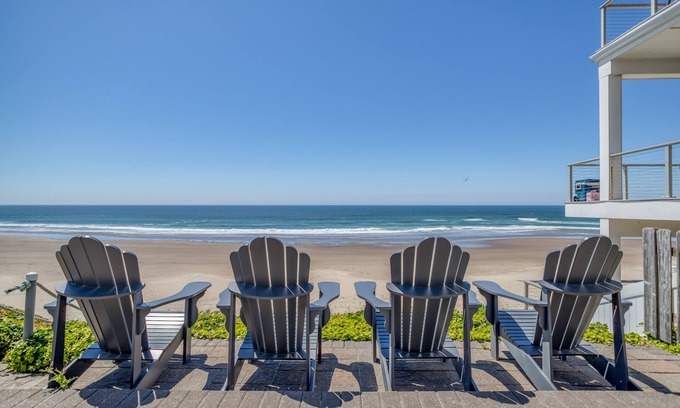 Roads End House | Ocean's Edge Oceanfront Home Roads End Home with Private Beach Access!
