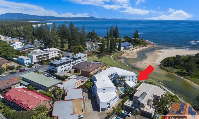 South West Rocks Apartment | OCEAN SHORES UNIT 10 - LUXURY WATERFRONT WITH WI-FI