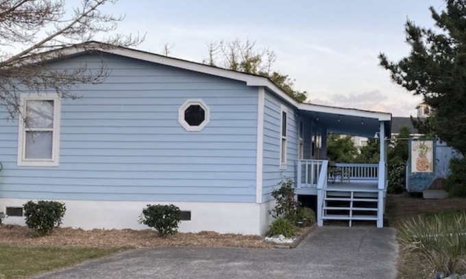Waves House | OCEAN SIDE Cozy beach cottage getaway at Pelican Pines