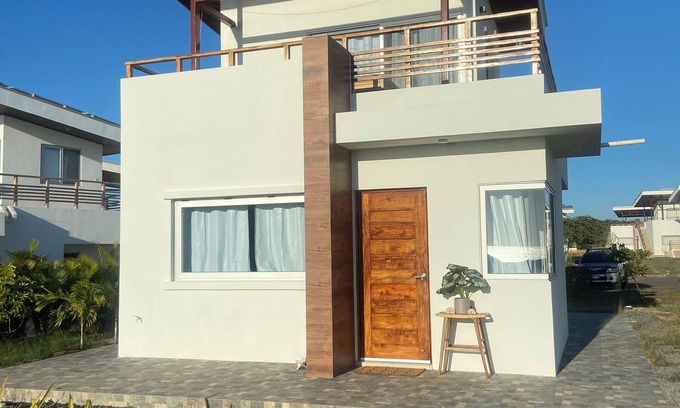 Managua House | Ocean Side Modern Tiny Home in Beach Paradise with Resort Amenities