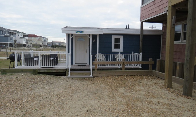 South Nags Head Cottage | Ocean side/romance/pet friendly/dishwasher/Nags Head