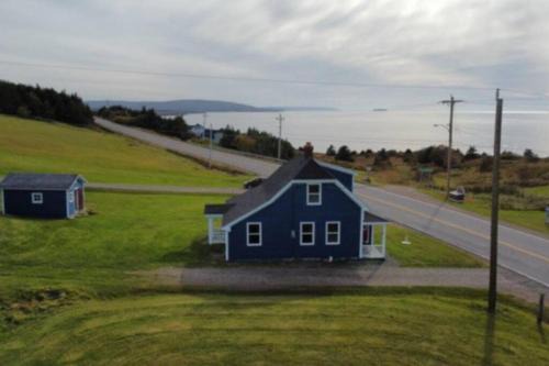 St. Joseph-Du-Moine House | Ocean Spray Vacation Home - spectacular sunset views