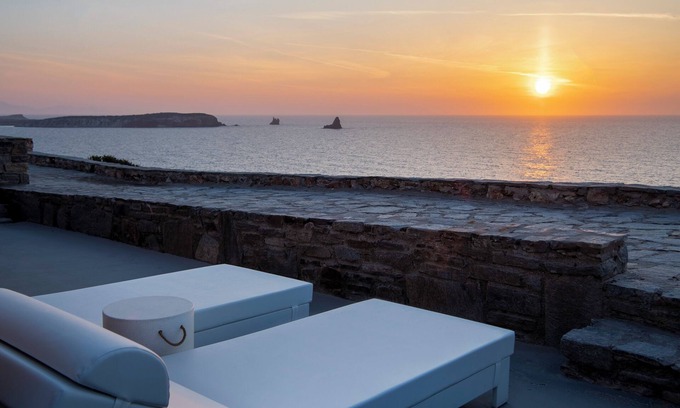 Paros Hotel | Ocean Stone Suite: Overlooking the Aegean Sea!