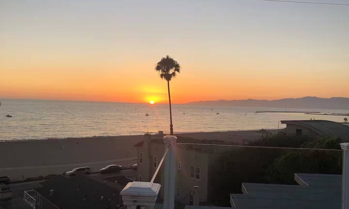 Playa Del Rey House | Ocean/Sunset views 2Dream of/Private Home,parking