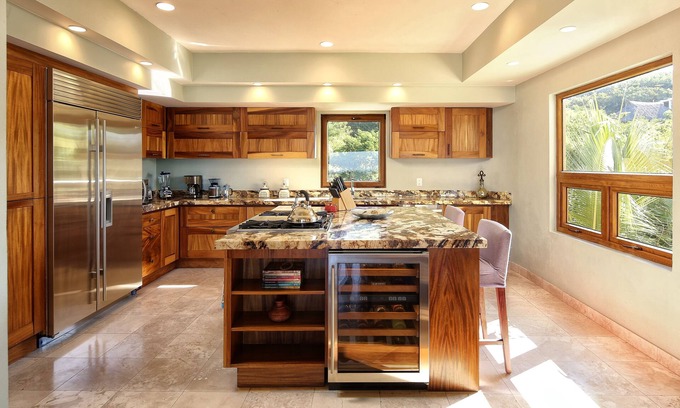 North End Villa | Ocean Surf Villa! Luxury property 3 pools!