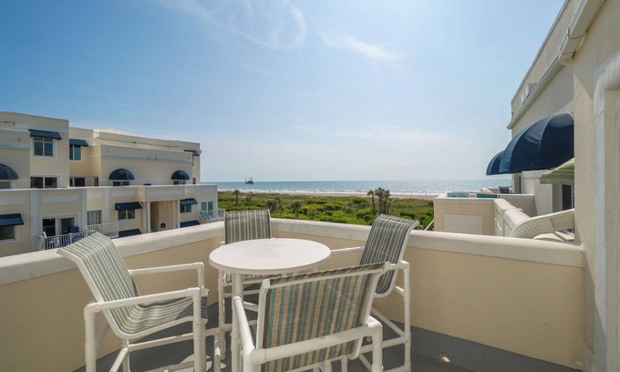 Cape Caneveral Beach Gardens Condo | Ocean View, 2 Primary Suites, Heated Pool, Beach