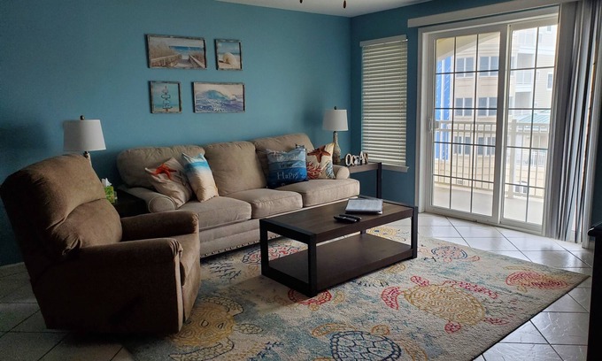 North Wildwood Condo | Ocean View 2br Condo in Champagne Island resort & Flip Flopz. Perfect Location !