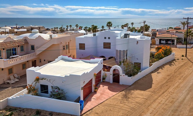 Las Conchas House | Ocean view 6 bedroom 4 bath 3500 square foot