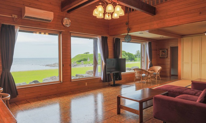 Kisakatamachi House | Ocean view Akita sunset/sea view villa St. Kilda for rent