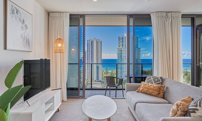 Broadbeach Apartment | Ocean View Apartment in Central Broadbeach