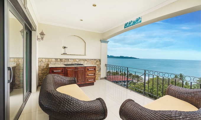 Playa Flamingo Condo | Ocean view at its best at a walk from the beach!