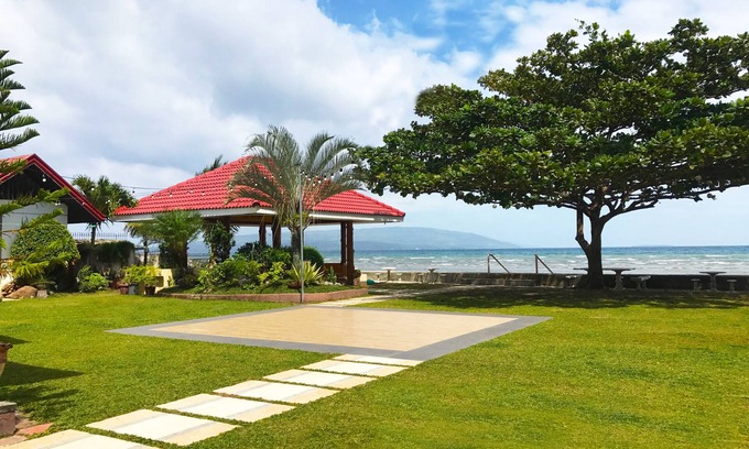 Dumaguete House | Ocean View Beach House. 10mins from Airport