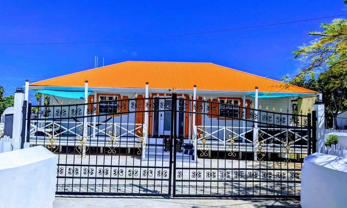 Cockburn Town Villa | Ocean View, Beach Access, New Smart House, Your Stay Donates to Animal Welfare ,