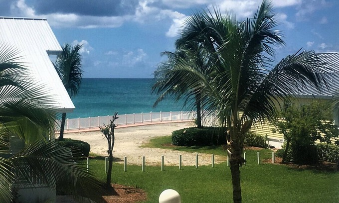 Alice Town Apartment | Ocean View , steps from the private beach 2 Bedroom Condo Up to 6 guests