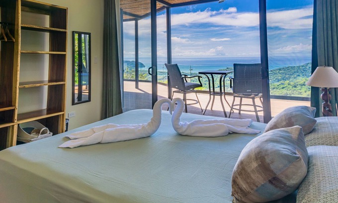 Santa Barbara House | Ocean view with infinity pool - 5 mins to Carrillo!