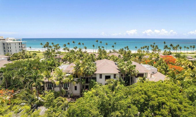 Herreras Apartment | Ocean View Escape - Bahia Beach