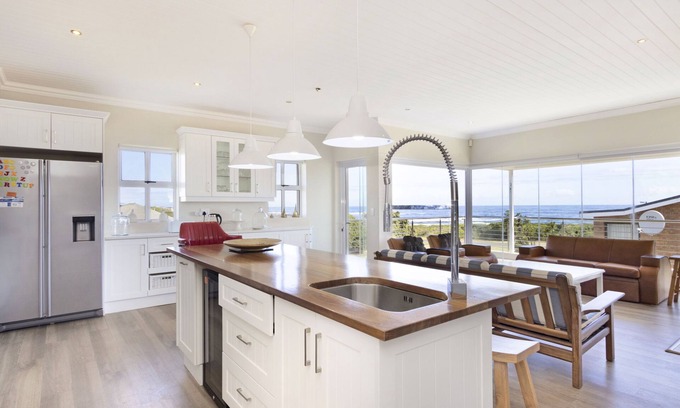 Sandbaai House | Ocean View Family Beach House