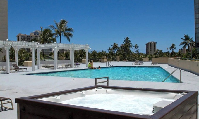 Waikiki Apartment | Ocean view high floor studio w/full kitchen, fitness room, fast wifi in Waikiki