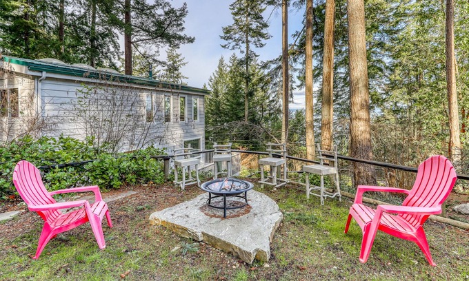 Coupeville House | Ocean view home w/ deck, firepit, water views of Puget Sound - walk to beach!
