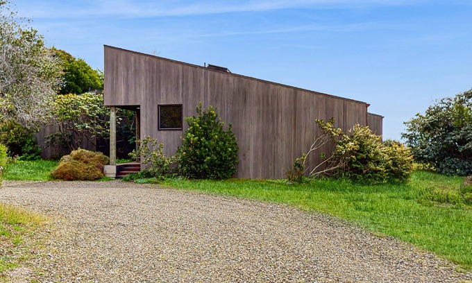 Sea Ranch House | Ocean View Home with Private Hot Tub and Shared Pools and Saunas