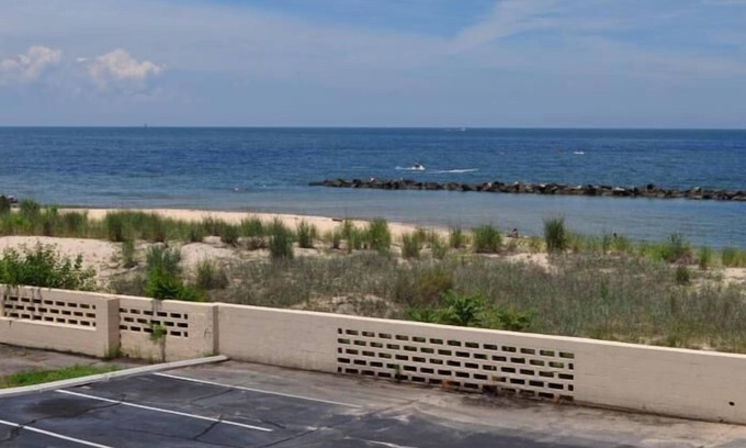 Cottage Line Hotel | Ocean View Inn