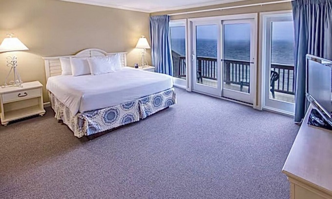 Jamestown House | Ocean View Jamestown Across from Newport RI-The NewportOverlook n2BR townhouse