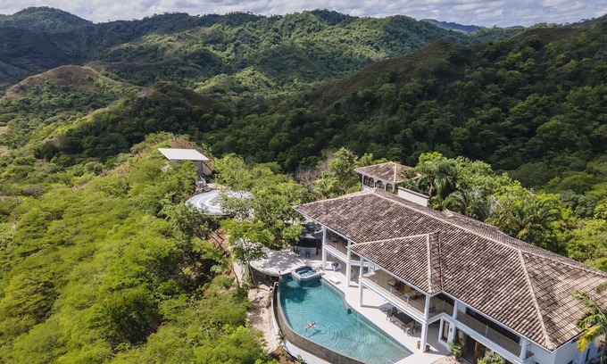 El Ocotal Villa | Ocean-View Luxury Villa – All-Inclusive with Helipad, Gym & Chauffeur