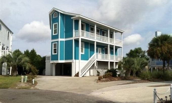 Oceanmarsh Subdivision House | ⛱🏝🏖 OCEAN VIEW nJust steps to beach/poolsnGolf cart-fenced yard-pet friendly