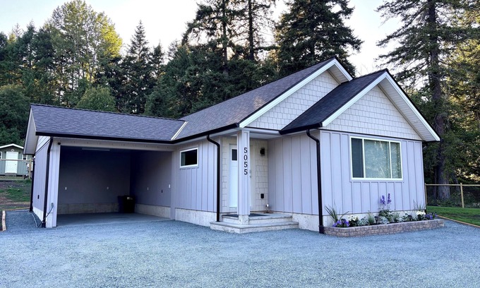 Sliammon House | Ocean View/Pet Friendly/Hobby Farm/New Home 2025