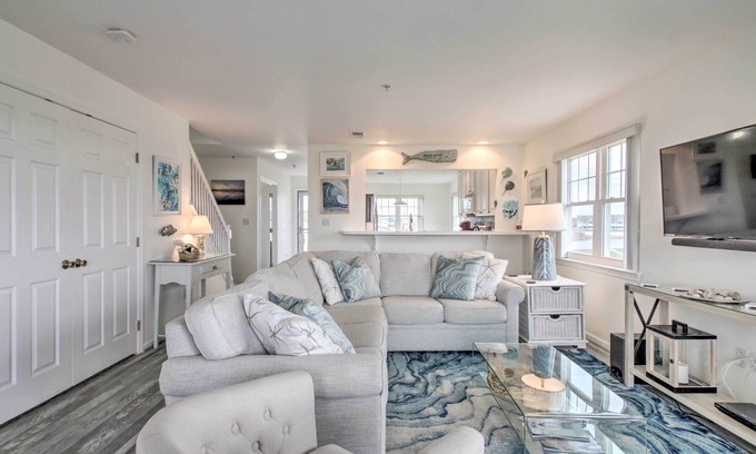 Ocean View Condo | Ocean View Resort Condo w/Pool Access & Bay Views