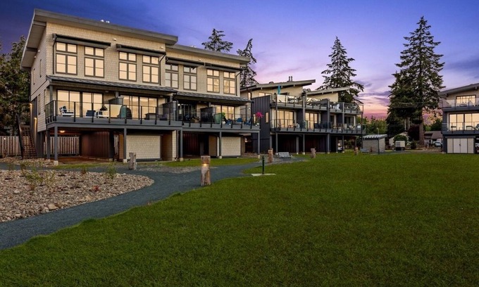 Black Creek House | Ocean View Town House #4 at THE BEACH HOUSE!
