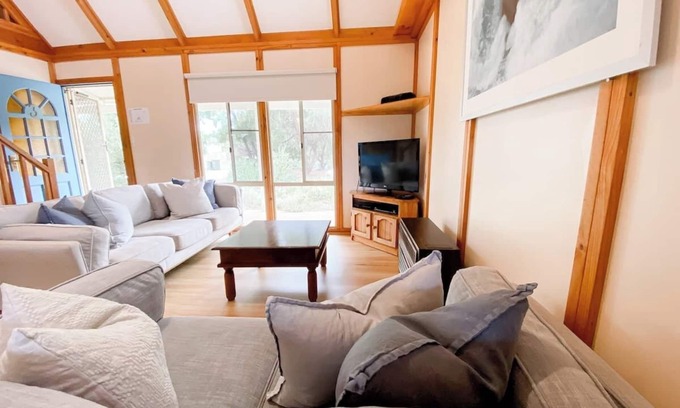 Prevelly House | Ocean View walk to the beach & Surfers Point | Margaret River Properties