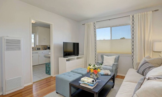 Ocean Park Apartment | Ocean view with your capuccino